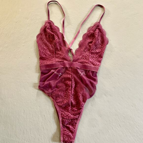 Victorias Secret Fishnet Lace Teddy Bodysuit XS Maroon Dark Cherry Red NWT - Picture 2 of 9